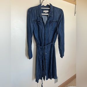 Lightweight denim dress with belt